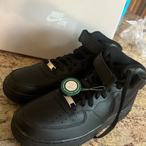 New in Box. Nike Air Force 1 Mid’07 Black. Never worn.